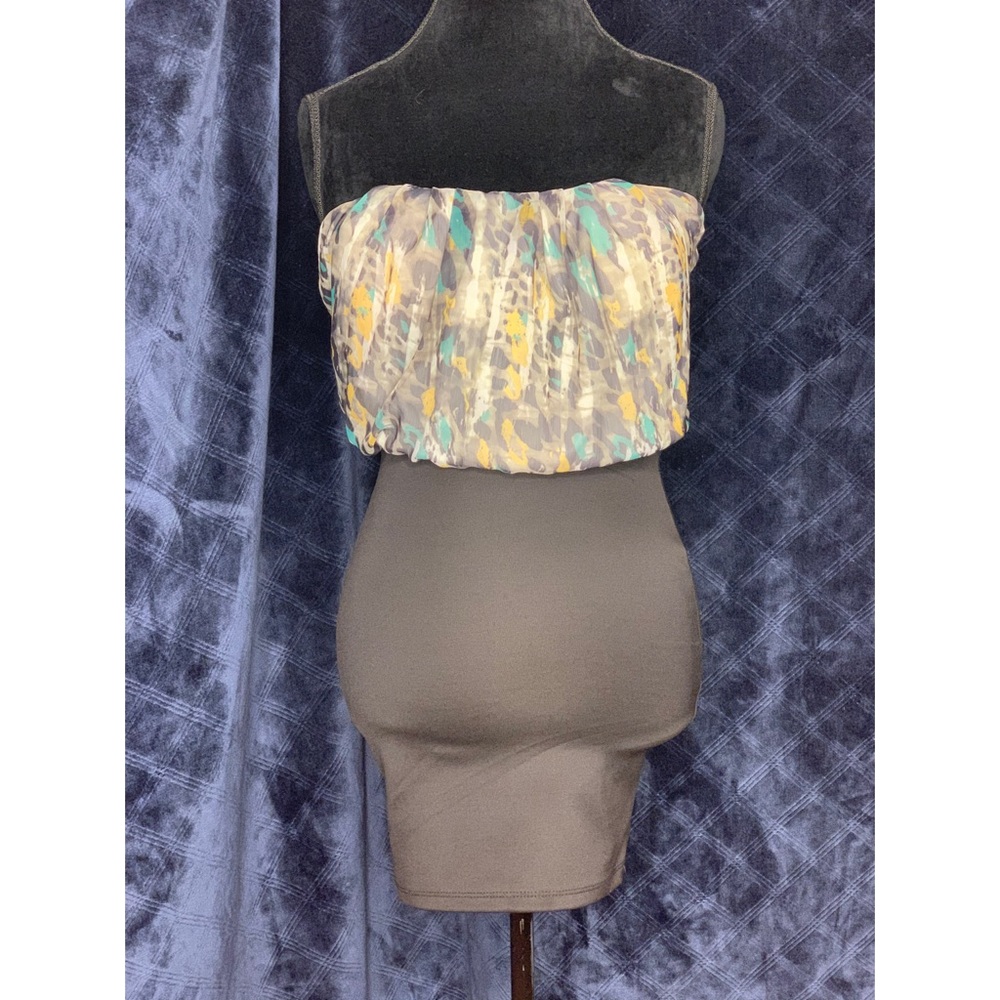 Cute fitted strapless dress